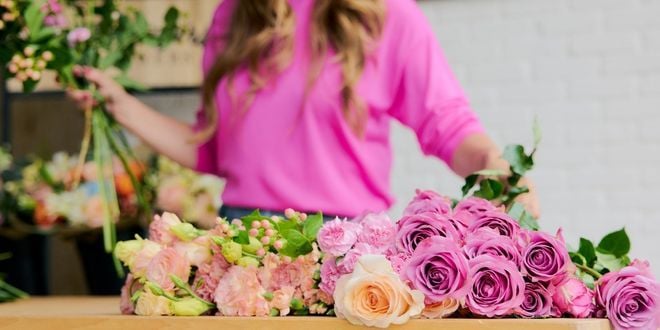 Rose Color Meanings, Decoded (Well, Our Version Anyway)